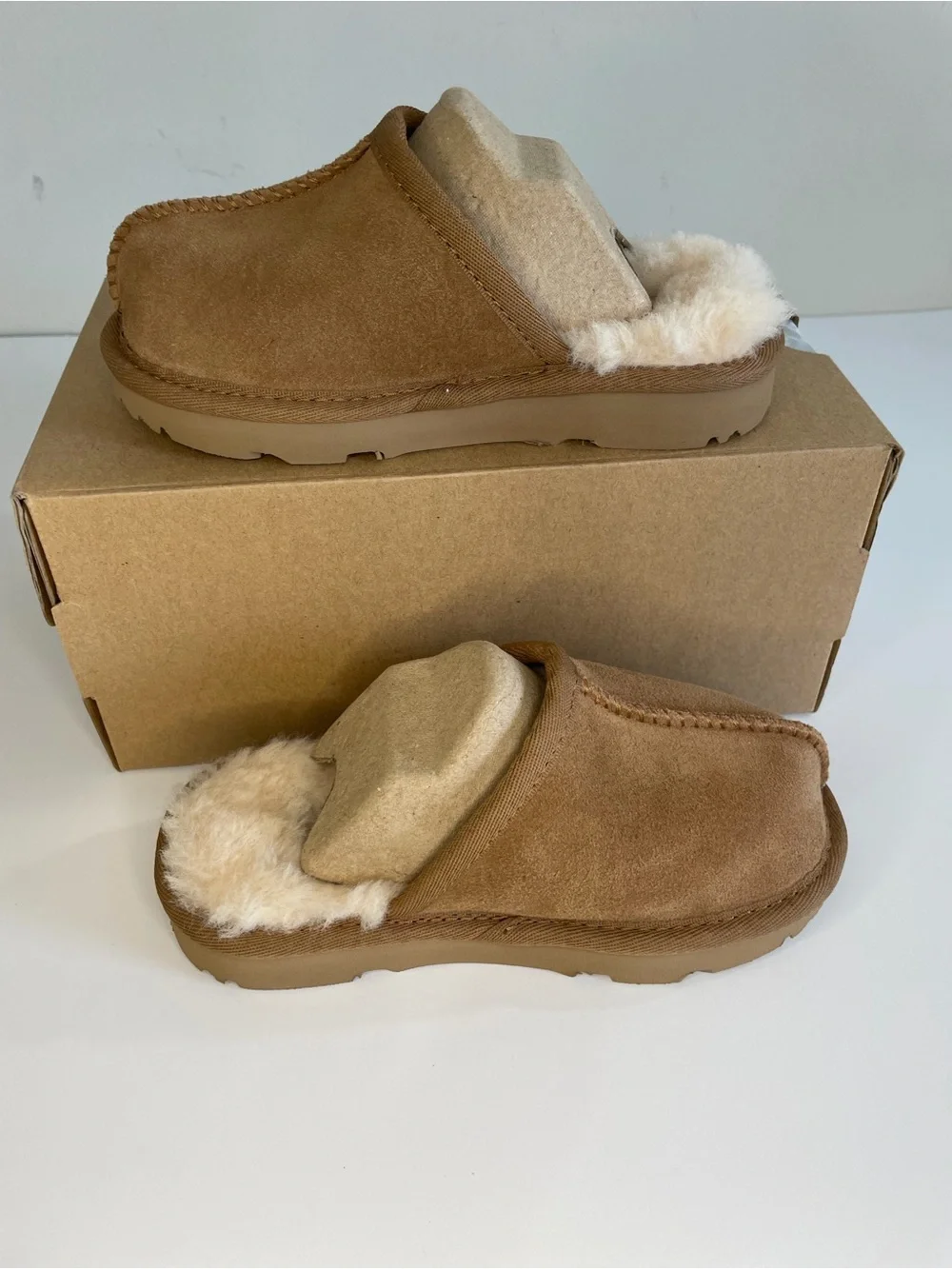 UGG Keegan Chestnut Suede Slide Slippers Shearling Kids Size 10M Cozy Comfort